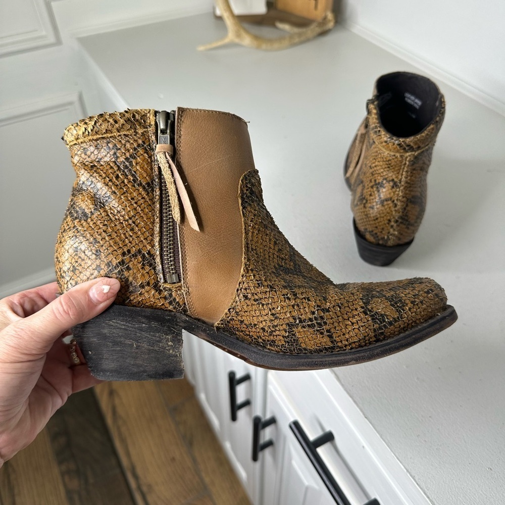 Justin x Reba Womens 7.5B Snakeskin Ankle Boots Western Booties Brown Side Zip - Picture 6 of 8